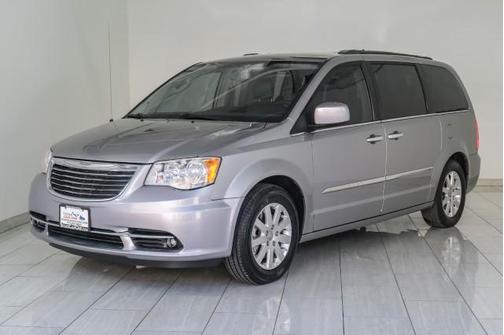 2016 Chrysler Town & Country Touring