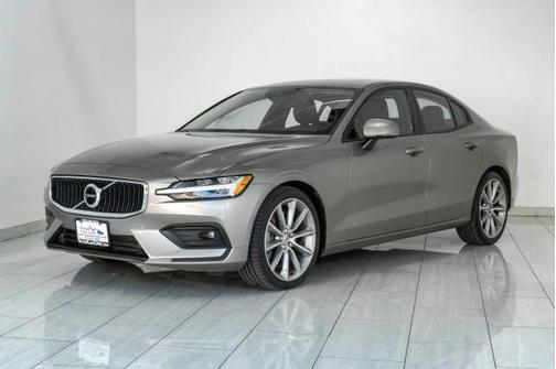 2021 Volvo S60 T6 Momentum