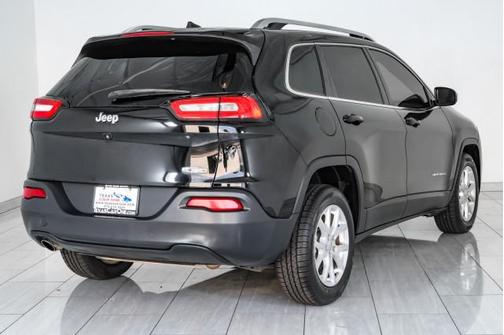 Diamond Black Crystal Pearlcoat 2018 Jeep Cherokee Latitude