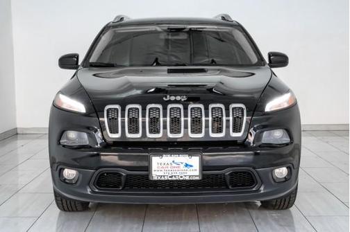 Diamond Black Crystal Pearlcoat 2018 Jeep Cherokee Latitude