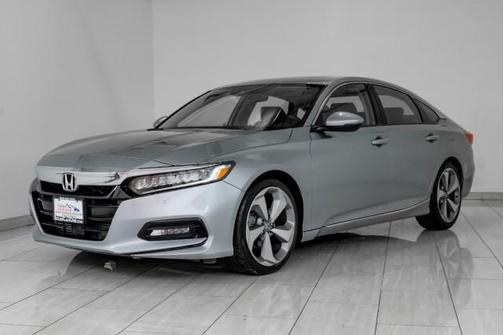 2018 Honda Accord TOURING HONDA SENSING HEADUP DISPLAY BLIND SPOT INFO NAVIGATION SUNROOF LEATHER SEATS