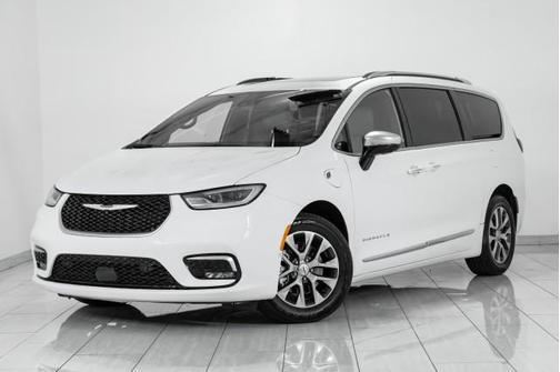 2023 Chrysler Pacifica L