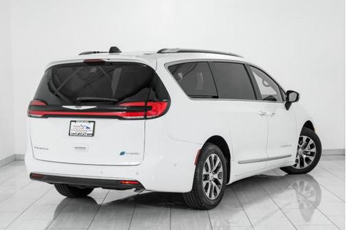 2023 Chrysler Pacifica L