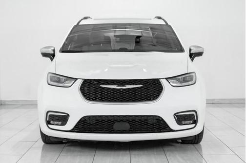 2023 Chrysler Pacifica L