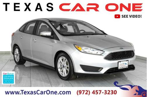 Ingot Silver Metallic 2017 Ford Focus SE