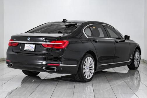 2017 BMW 740 AWD BLIND SPOT ASSIST SUNROOF LEATHER HEATED SEATS REAR CAMERA KEYLESS START BLUETOOTH