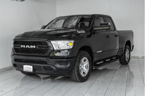 Diamond Black Crystal Pearlcoat 2019 RAM 1500 Tradesman