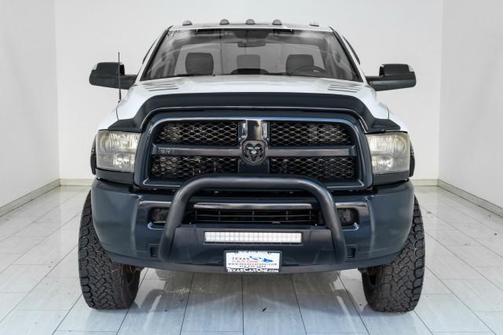 Bright White Clearcoat 2017 RAM 3500 TRADESMAN REGULAR CAB 4WD 6.4L HEMI AUTOMATIC VINYL SEATS BLUETOOTH TOW HITCH