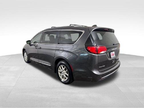 Diamond Black 2026 Chrysler Pacifica Select