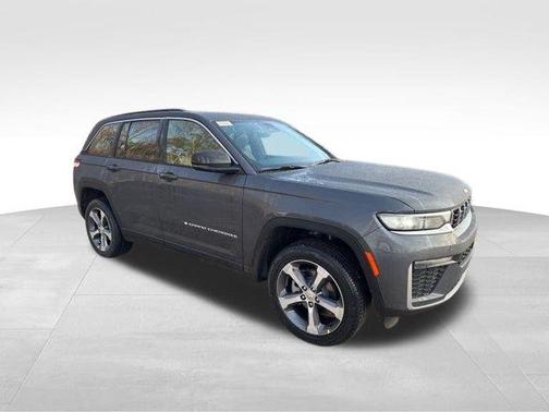 Metallic 2026 Jeep Grand Cherokee Limited