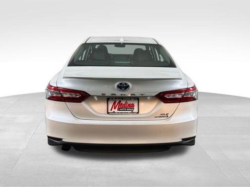 2020 Toyota Camry Hybrid XLE
