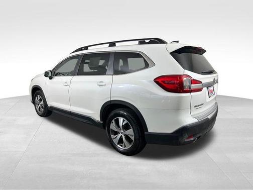 Crystal White Pearl 2022 Subaru Ascent Premium 7-Passenger