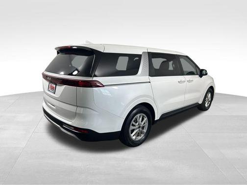 2023 Kia Carnival LX