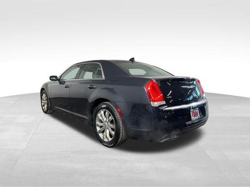 2017 Chrysler 300 Limited