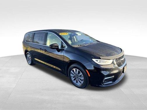 Diamond Black 2024 Chrysler Pacifica Hybrid Select