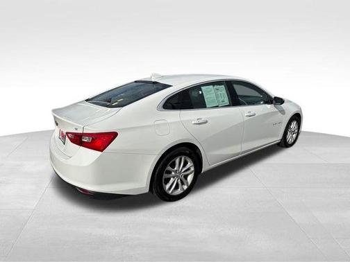 Summit White 2017 Chevrolet Malibu 1LT