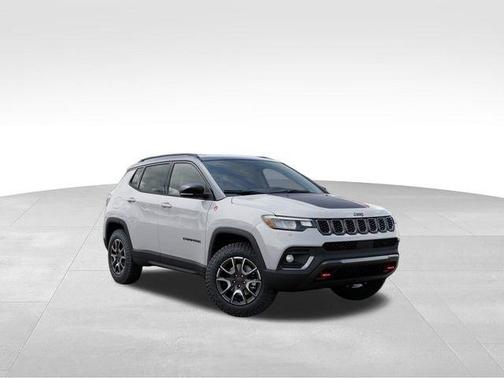 Bright White Clearcoat 2026 Jeep Compass Trailhawk