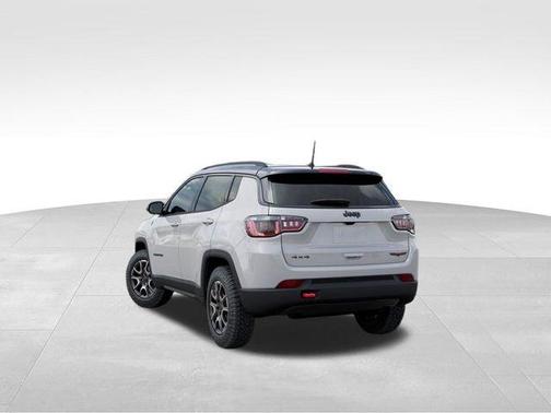 Bright White Clearcoat 2026 Jeep Compass Trailhawk