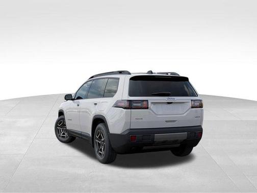 Bright White Clearcoat 2026 Jeep Cherokee LAREDO/LIMITED