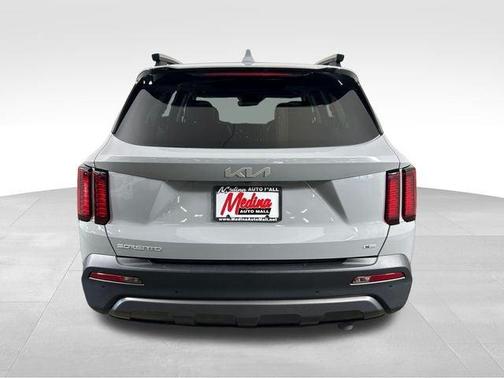 Wolf Gray 2023 Kia Sorento X-Line EX