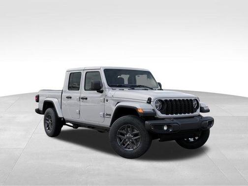 Bright White Clearcoat 2026 Jeep Gladiator Sport
