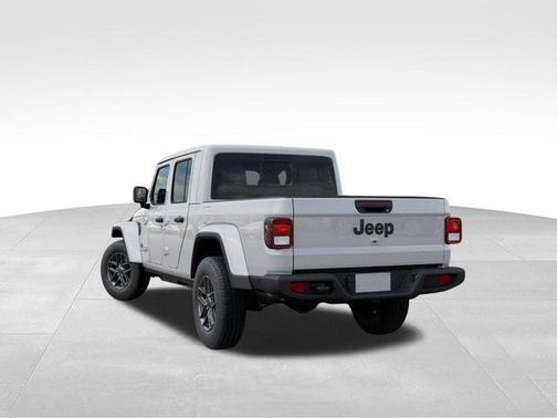 Bright White Clearcoat 2026 Jeep Gladiator Sport