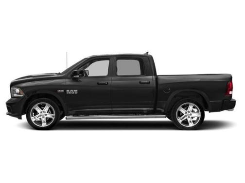 Brilliant Black Crystal Pearlcoat 2018 RAM 1500 Sport