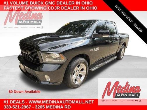 Brilliant Black Crystal Pearlcoat 2018 RAM 1500 Sport