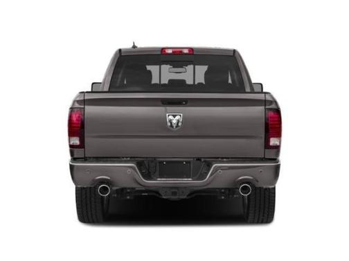 Brilliant Black Crystal Pearlcoat 2018 RAM 1500 Sport