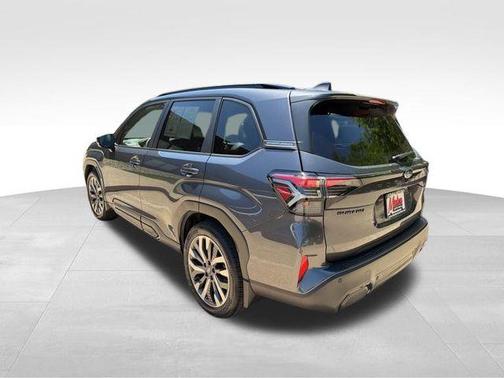 Magnetite Gray Metallic 2025 Subaru Forester Touring