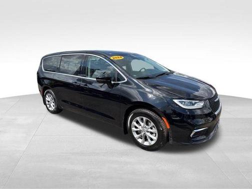 Diamond Black 2024 Chrysler Pacifica Touring-L