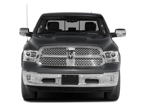 Brilliant Black Crystal Pearlcoat 2017 RAM 1500 Laramie