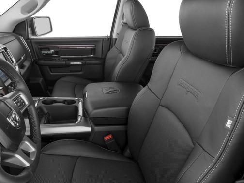 Brilliant Black Crystal Pearlcoat 2017 RAM 1500 Laramie
