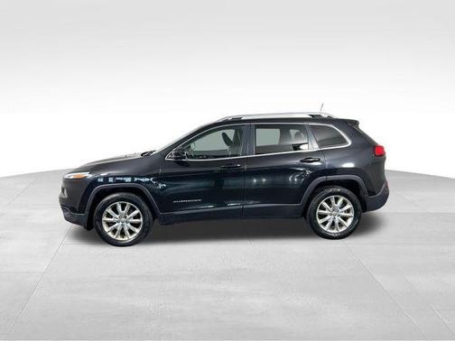 Brilliant Black Crystal Pearlcoat 2016 Jeep Cherokee Limited