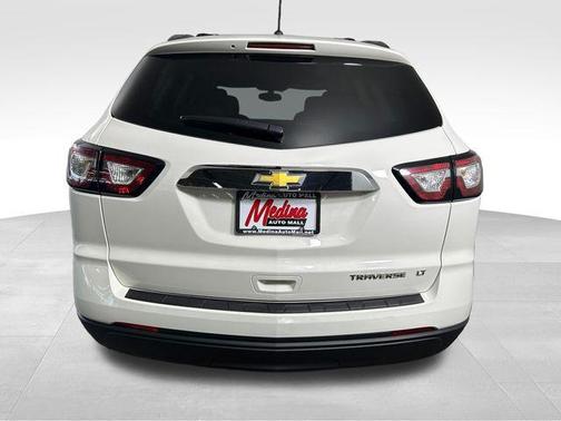 White 2015 Chevrolet Traverse LS