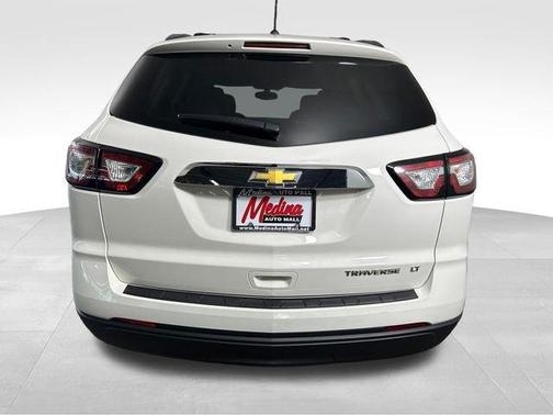 White 2015 Chevrolet Traverse LS