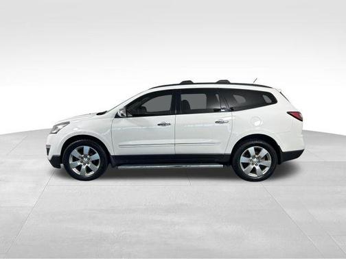 White 2015 Chevrolet Traverse LS