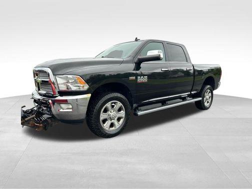 Brilliant Black Crystal Pearlcoat 2018 RAM 2500 Big Horn