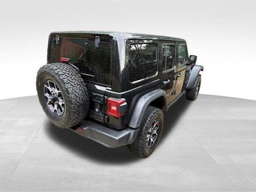 Black Clearcoat 2023 Jeep Wrangler Rubicon