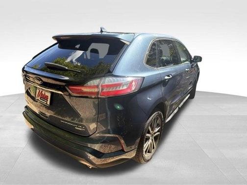 Blue Metallic 2019 Ford Edge Titanium