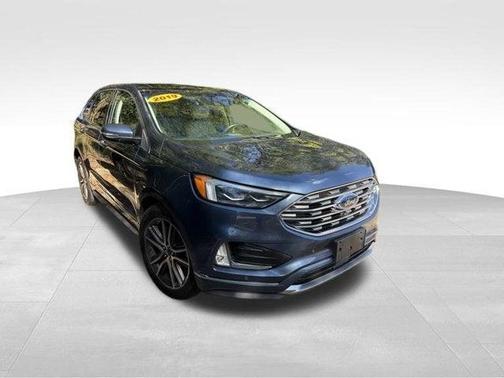 Blue Metallic 2019 Ford Edge Titanium