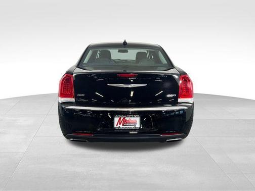 2015 Chrysler 300 Limited