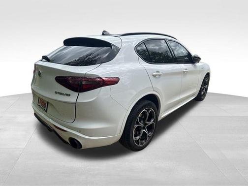 2022 Alfa Romeo Stelvio Veloce