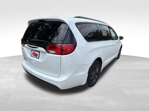 2020 Chrysler Pacifica Touring-L Plus