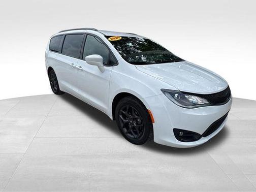 2020 Chrysler Pacifica Touring-L Plus