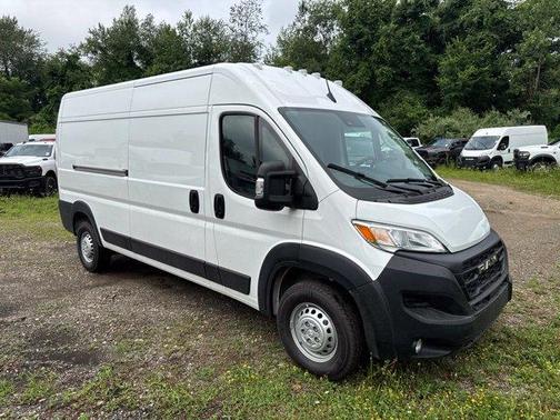 Bright White Clearcoat 2026 RAM ProMaster 2500 High Roof