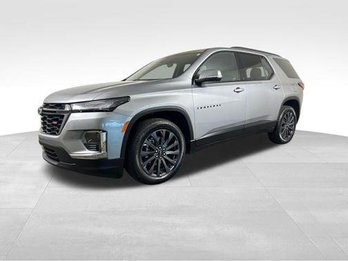 Sterling Gray Metallic 2023 Chevrolet Traverse RS