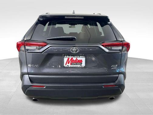 Magnetic Gray Metallic / Ice Edge Roof 2021 Toyota RAV4 XLE
