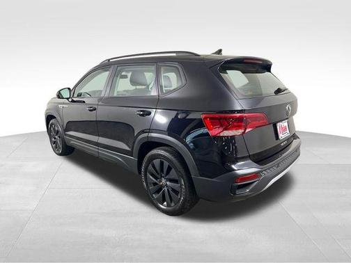 Deep Black Pearl Effect 2022 Volkswagen Taos 1.5T S