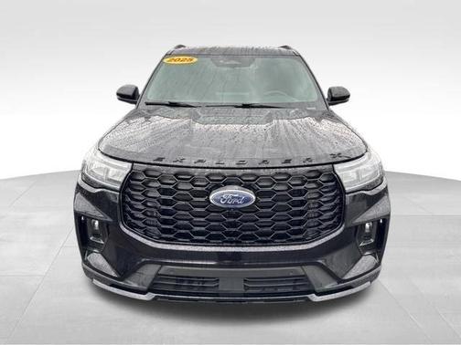 Agate Black Metallic 2025 Ford Explorer ST-Line